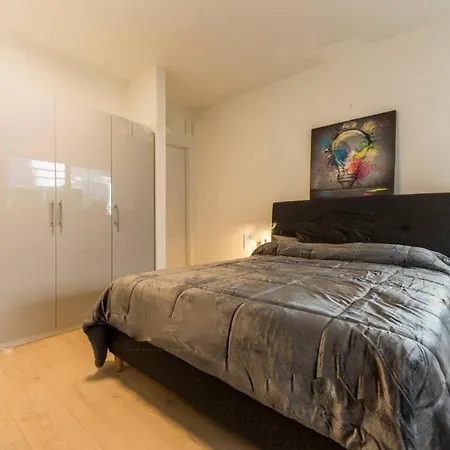 Appartamento Downtown East Water Front *